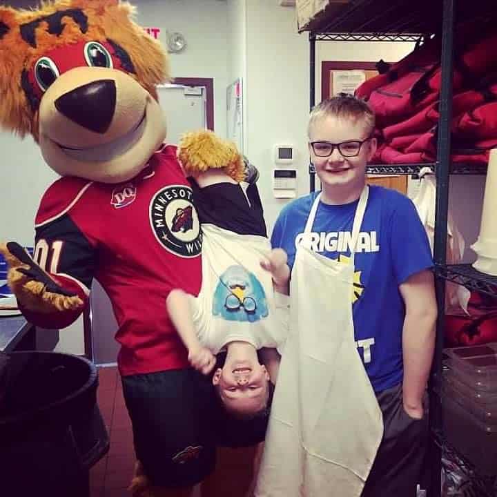 kids with MN Wild Mascot